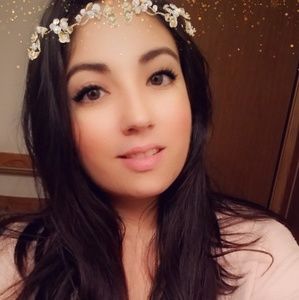 Meet your Posher, Roxanne